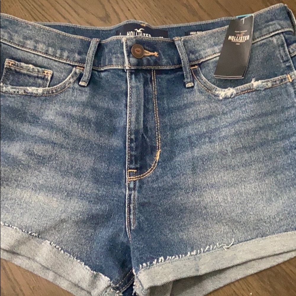 Hollister Short New size 7 High Rise